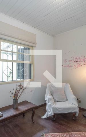 Casa à venda com 300m², 5 quartos e 3 vagas Casa à venda com 300m², 5 quartos e 3 vagasSuíte 2