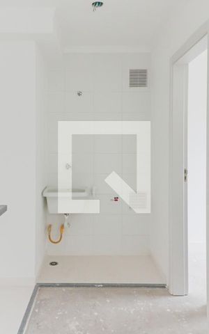 Apartamento à venda com 34m², 2 quartos e sem vaga Apartamento à venda com 34m², 2 quartos e sem vagaCozinha e Área de Serviço
