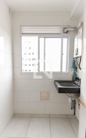 Apartamento à venda com 44m², 2 quartos e 1 vaga Apartamento à venda com 44m², 2 quartos e 1 vagaÁrea de Serviço