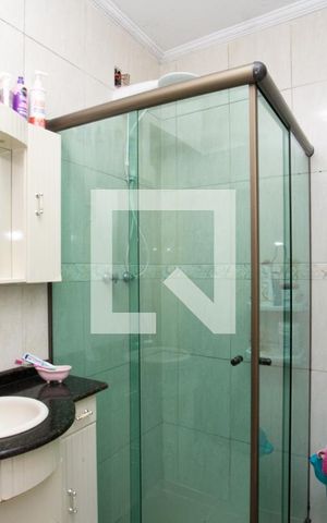 Casa à venda com 230m², 4 quartos e 4 vagas Casa à venda com 230m², 4 quartos e 4 vagasBanheiro da Suíte