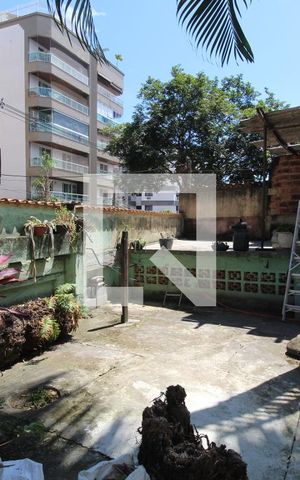 Casa à venda com 253m², 4 quartos e 1 vagaQuintal