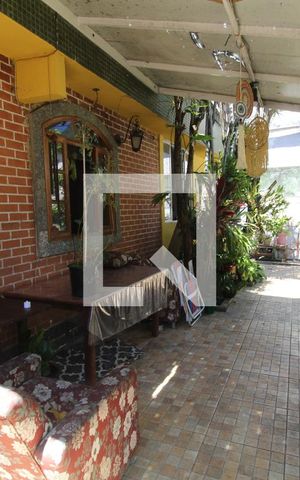Casa à venda com 253m², 4 quartos e 1 vagaFrente da casa