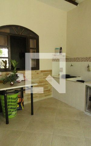 Casa à venda com 253m², 4 quartos e 1 vagaÁrea de serviço