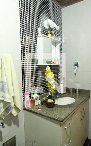 Casa à venda com 253m², 4 quartos e 1 vagaBanheiro social