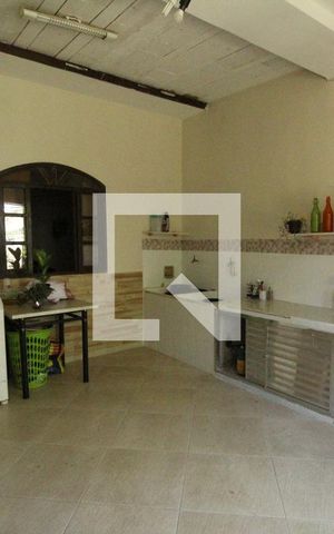 Casa à venda com 253m², 4 quartos e 1 vagaÁrea de serviço