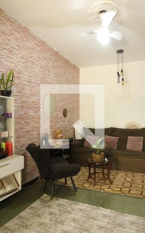 Casa à venda com 253m², 4 quartos e 1 vagaSala