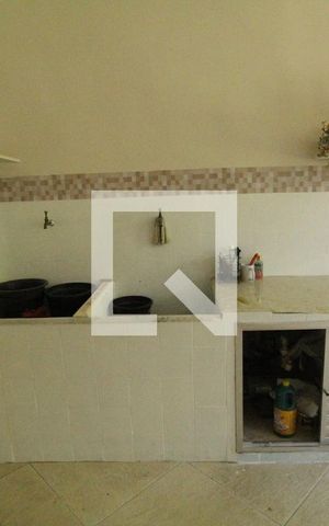 Casa à venda com 253m², 4 quartos e 1 vagaÁrea de serviço