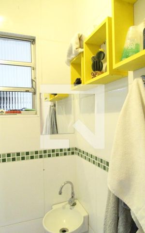 Casa à venda com 253m², 4 quartos e 1 vagaBanheiro da suíte