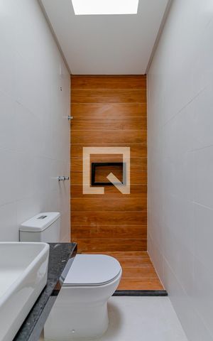 Casa de condomínio à venda com 95m², 3 quartos e 2 vagas Casa de condomínio à venda com 95m², 3 quartos e 2 vagasBanheiro Social