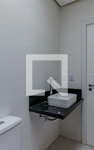Casa de condomínio à venda com 95m², 3 quartos e 2 vagas Casa de condomínio à venda com 95m², 3 quartos e 2 vagasBanheiro da Suíte