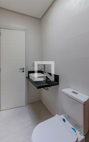 Casa de condomínio à venda com 95m², 3 quartos e 2 vagas Casa de condomínio à venda com 95m², 3 quartos e 2 vagasBanheiro Social