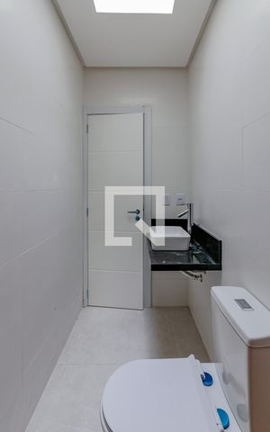 Casa de condomínio à venda com 95m², 3 quartos e 2 vagas Casa de condomínio à venda com 95m², 3 quartos e 2 vagasBanheiro Social