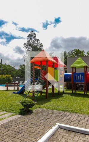 Casa de condomínio à venda com 95m², 3 quartos e 2 vagas Casa de condomínio à venda com 95m², 3 quartos e 2 vagasÁrea comum - Playground