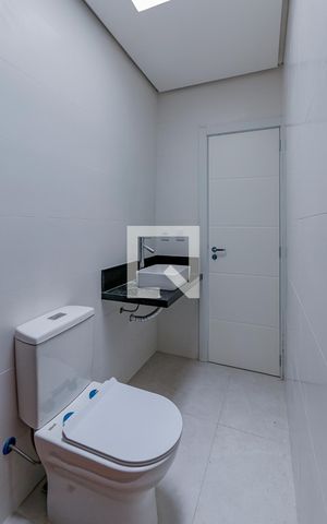 Casa de condomínio à venda com 95m², 3 quartos e 2 vagas Casa de condomínio à venda com 95m², 3 quartos e 2 vagasBanheiro da Suíte
