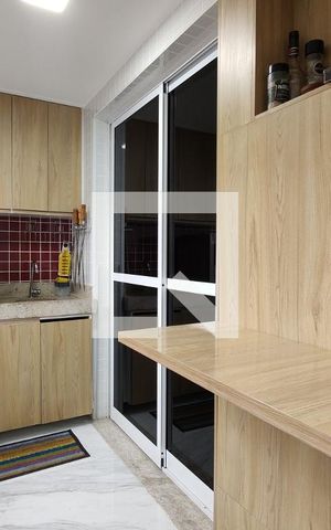 Apartamento à venda com 97m², 3 quartos e 1 vaga Apartamento à venda com 97m², 3 quartos e 1 vagaVaranda