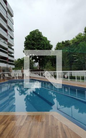 Apartamento à venda com 97m², 3 quartos e 1 vaga Apartamento à venda com 97m², 3 quartos e 1 vagaÁrea comum - Piscina