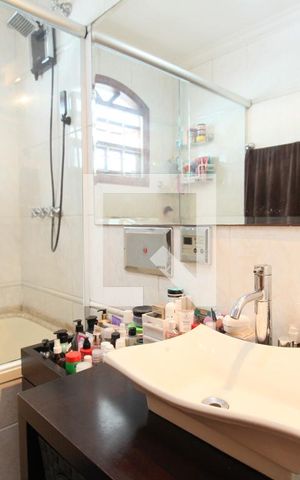 Casa à venda com 118m², 3 quartos e 2 vagasBanheiro da Suíte