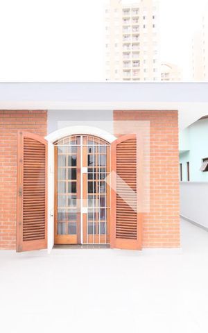Casa à venda com 118m², 3 quartos e 2 vagasFachada
