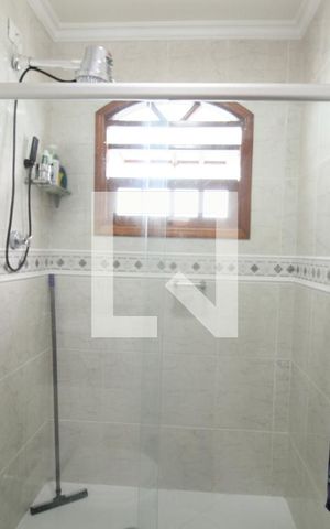 Casa à venda com 118m², 3 quartos e 2 vagasBanheiro Social