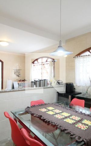 Casa à venda com 118m², 3 quartos e 2 vagasCozinha
