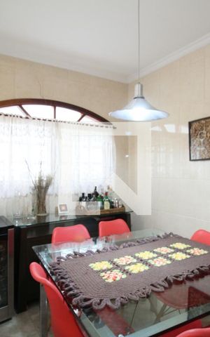 Casa à venda com 118m², 3 quartos e 2 vagasCozinha