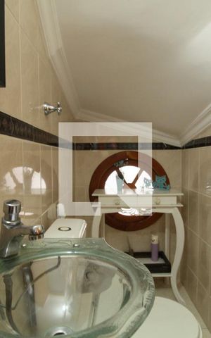 Casa à venda com 118m², 3 quartos e 2 vagasLavabo