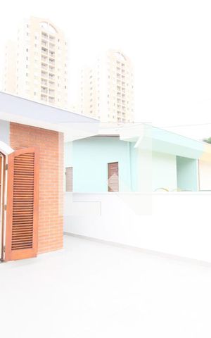 Casa à venda com 118m², 3 quartos e 2 vagasFachada