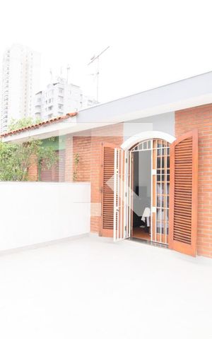 Casa à venda com 118m², 3 quartos e 2 vagasFachada