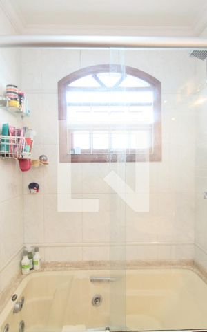 Casa à venda com 118m², 3 quartos e 2 vagasBanheiro da Suíte