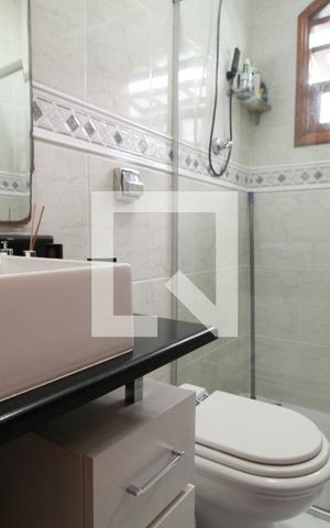 Casa à venda com 118m², 3 quartos e 2 vagasBanheiro Social