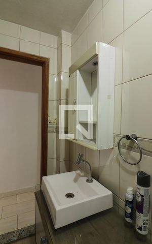 Apartamento à venda com 51m², 2 quartos e 1 vagaBanheiro Social