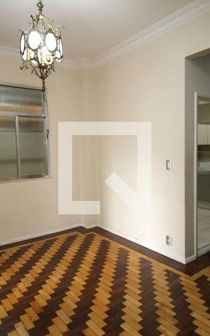 Apartamento à venda com 84m², 2 quartos e sem vagaSala