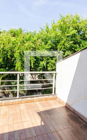 Casa de condomínio à venda com 133m², 4 quartos e 3 vagas Casa de condomínio à venda com 133m², 4 quartos e 3 vagasVaranda da Suíte