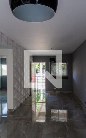 Casa de condomínio à venda com 133m², 4 quartos e 3 vagas Casa de condomínio à venda com 133m², 4 quartos e 3 vagasSala