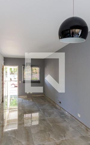 Casa de condomínio à venda com 133m², 4 quartos e 3 vagas Casa de condomínio à venda com 133m², 4 quartos e 3 vagasSala
