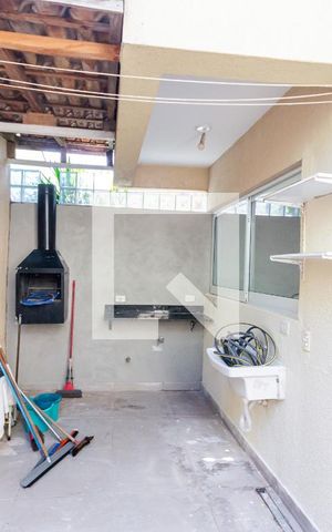 Casa de condomínio à venda com 133m², 4 quartos e 3 vagas Casa de condomínio à venda com 133m², 4 quartos e 3 vagasÁrea de Serviço