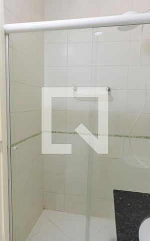 Casa de condomínio à venda com 133m², 4 quartos e 3 vagas Casa de condomínio à venda com 133m², 4 quartos e 3 vagasBanheiro da Suíte