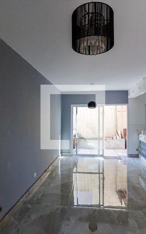 Casa de condomínio à venda com 133m², 4 quartos e 3 vagas Casa de condomínio à venda com 133m², 4 quartos e 3 vagasSala