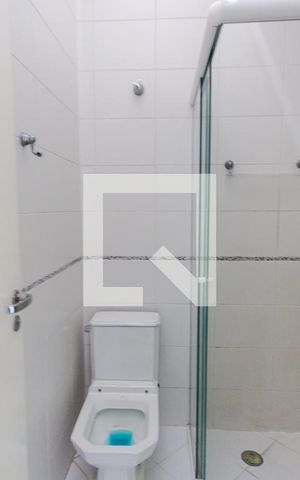 Casa de condomínio à venda com 133m², 4 quartos e 3 vagas Casa de condomínio à venda com 133m², 4 quartos e 3 vagasBanheiro