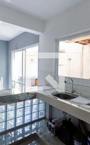 Casa de condomínio à venda com 133m², 4 quartos e 3 vagas Casa de condomínio à venda com 133m², 4 quartos e 3 vagasCozinha