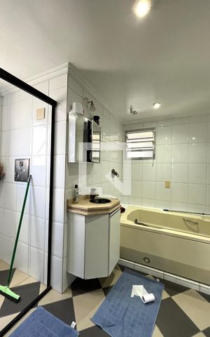 Apartamento à venda com 73m², 2 quartos e 1 vaga Apartamento à venda com 73m², 2 quartos e 1 vagaBanheiro