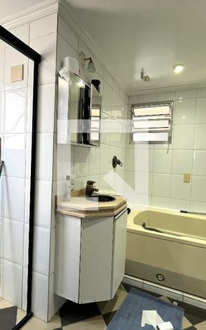 Apartamento à venda com 73m², 2 quartos e 1 vaga Apartamento à venda com 73m², 2 quartos e 1 vagaBanheiro
