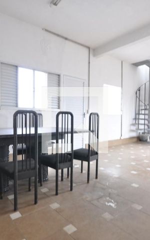 Casa para alugar com 500m², 4 quartos e 2 vagasSala