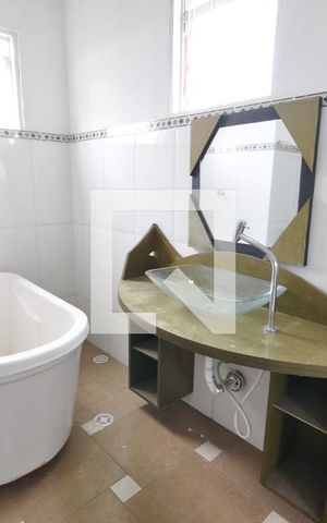 Casa para alugar com 500m², 4 quartos e 2 vagasBanheiro do Quarto Suíte