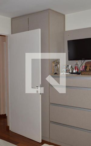 Casa à venda com 140m², 3 quartos e 3 vagasSuíte