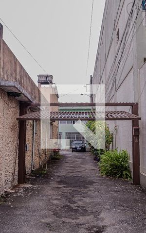Casa de condomínio à venda com 150m², 5 quartos e 1 vaga Casa de condomínio à venda com 150m², 5 quartos e 1 vagaFachada