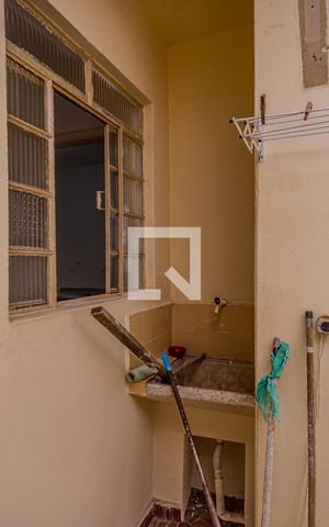 Casa de condomínio à venda com 150m², 5 quartos e 1 vaga Casa de condomínio à venda com 150m², 5 quartos e 1 vagaÁrea de Serviço