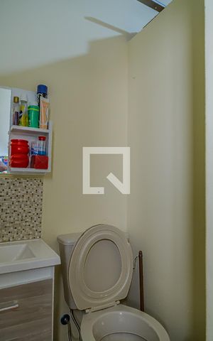 Casa de condomínio à venda com 150m², 5 quartos e 1 vaga Casa de condomínio à venda com 150m², 5 quartos e 1 vagaLavabo do Quarto