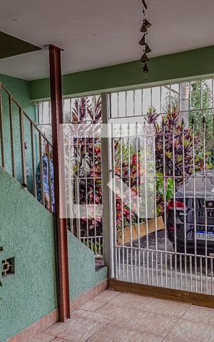 Casa de condomínio à venda com 150m², 5 quartos e 1 vaga Casa de condomínio à venda com 150m², 5 quartos e 1 vagaGaragem