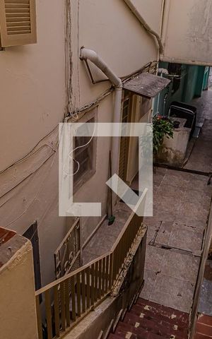Casa de condomínio à venda com 150m², 5 quartos e 1 vaga Casa de condomínio à venda com 150m², 5 quartos e 1 vagaÁrea de Serviço - Escada